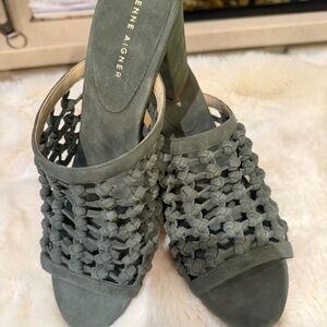 Etienne Aigner mules